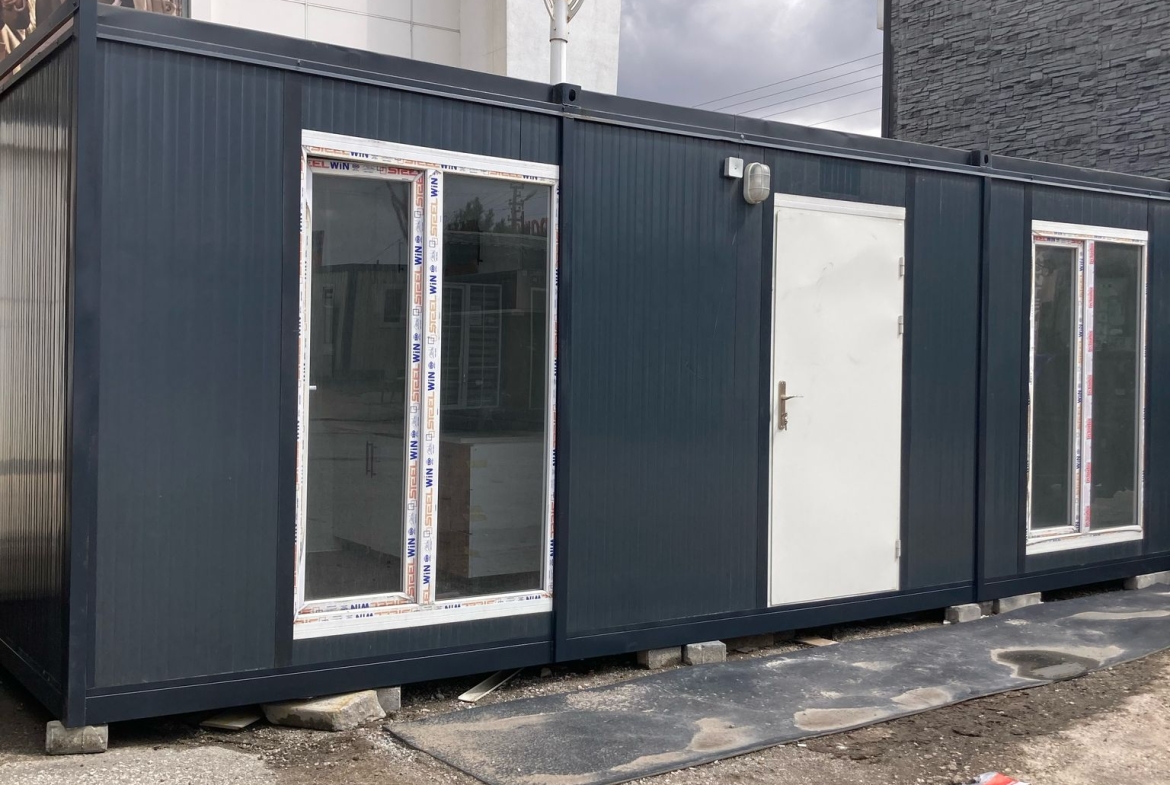 Büyük Pencereli Konteyner