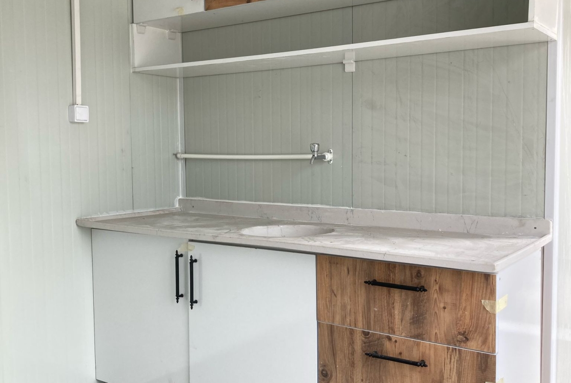 Büyük Pencereli Konteyner