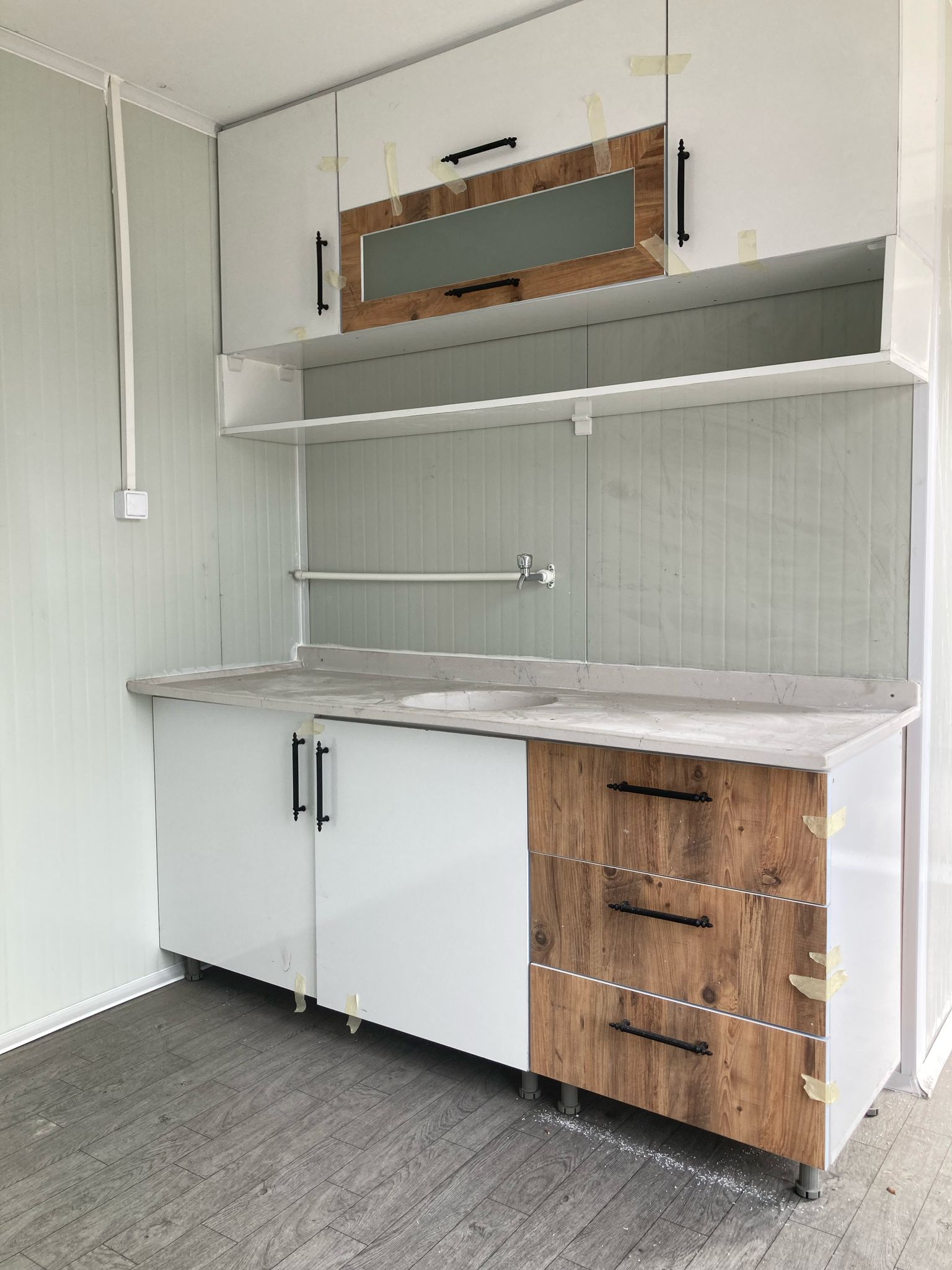 Büyük Pencereli Konteyner