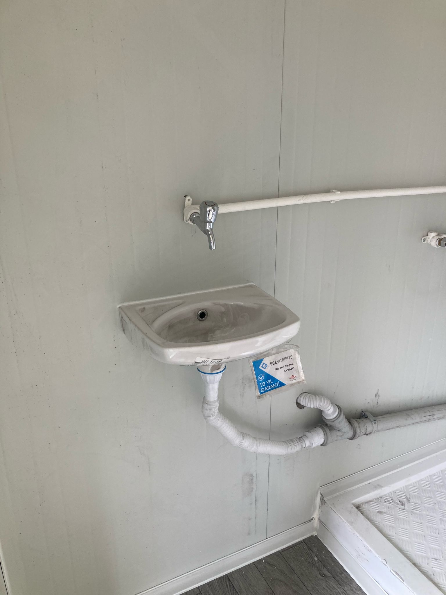 Büyük Pencereli Konteyner